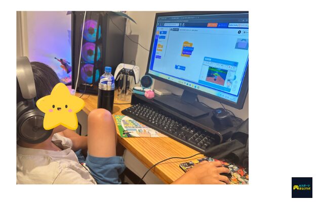 リラックスしてプログラミング体験している様子