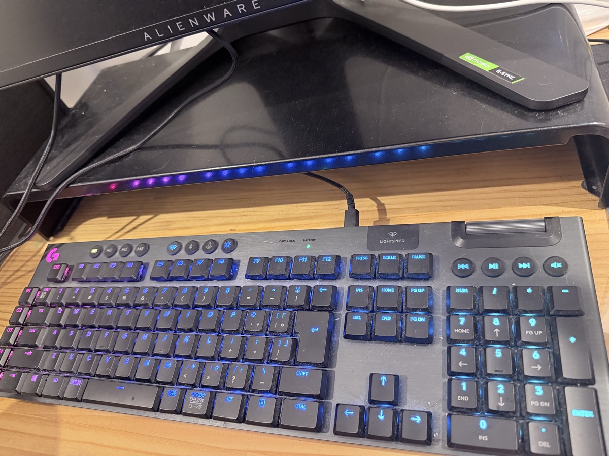 Logicool GキーボードとALIENWAREモニター