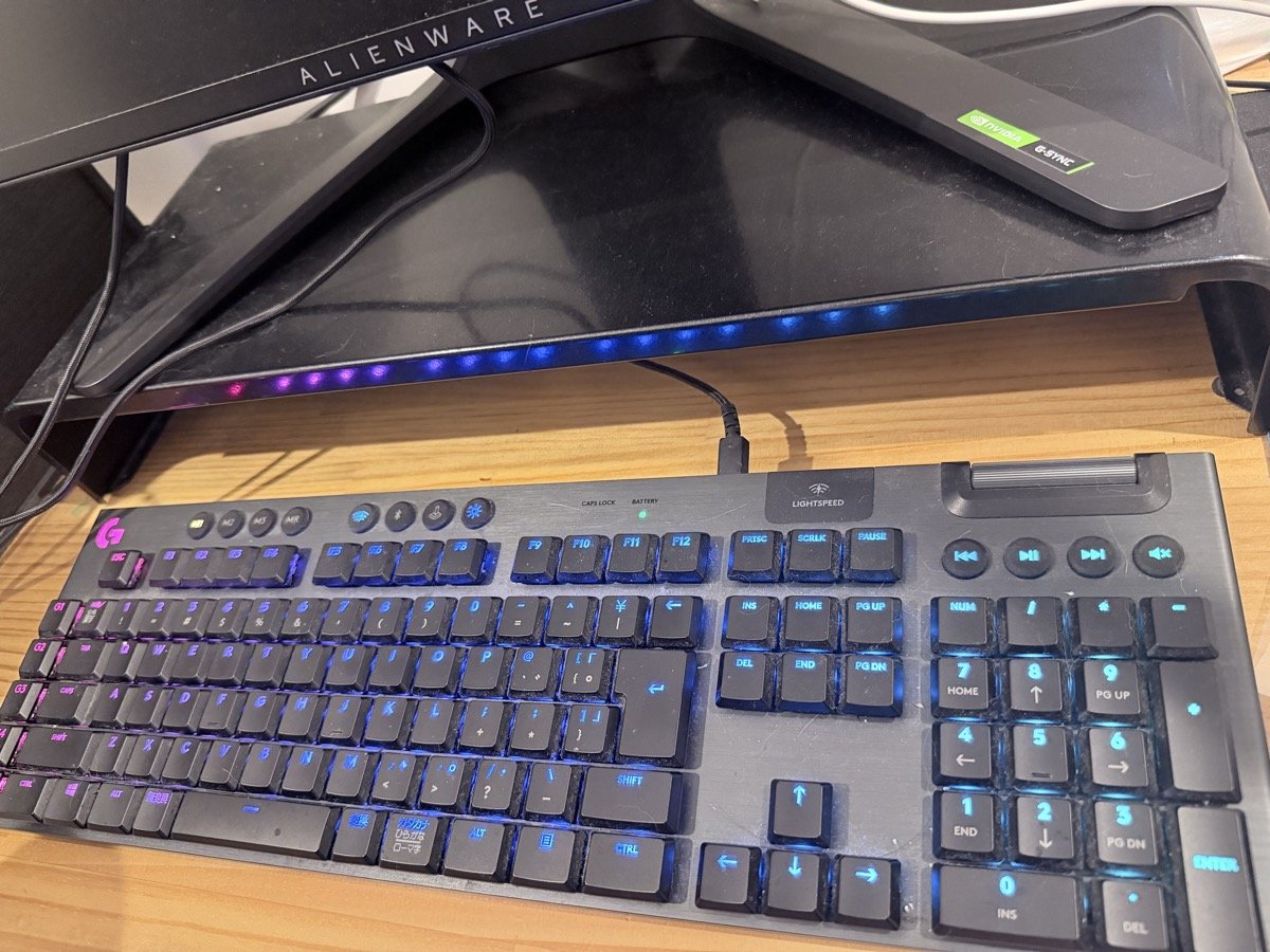 わが家のゲーミングデスク（モニター・キーボード）